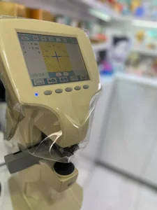 عینک و لنز مرکزی 2