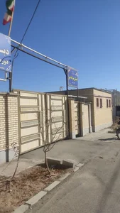 دبستان پسرانه مهر (دوره دوم) 4