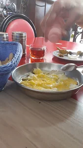 کبابی و آبگوشت توحید