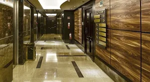 کلینیک پوست مو و زیبایی والا, دکتر مهران صادق آذر vala clinic