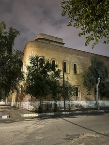 دانشگاه سه گوش (دانشگاه ادبیات فارسی)