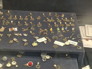 گالری آبشده و طلاى صادقی 2