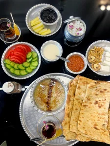 صبحانه سرا و کافه روزگار 2