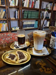 کتابفروشی و کافه گوهرزاد 3