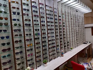 موسسه بینایی‌سنجی و عینک سازی دینا