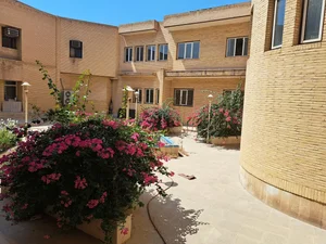 دانشکده اقتصاد و علوم اجتماعی 5