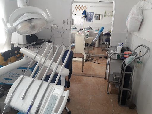 مطب دندانپزشکی دکتر میثم ابراهیمی ودکترمهنازباوندپوردندانپزشک کودکان