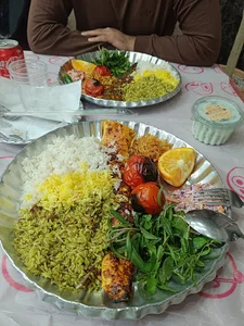 رستوران باغ ایرونی