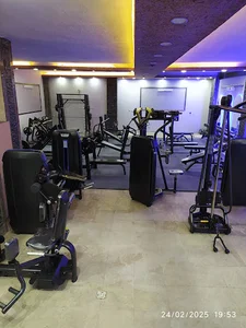 باشگاه بدنسازی آشیل wave club