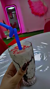 کافه صورتی 2
