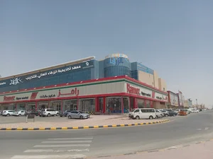 اكاديميه الزرقاء للحاسب و اللغات