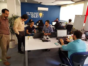حامی باش