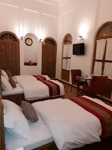 هتل سنتی اسفنجان