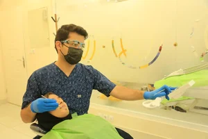 مطب تخصصی دکتر بهزاد فتحی افکاری متخصص دندانپزشکی زیبایی، پروتزهای دندانی و ایمپلنت 4