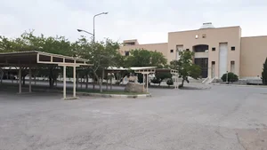 پارکینگ دانشکده ادبیات دانشگاه اصفهان