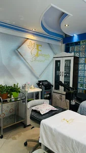 پاکسازی پوست فاطمه میرزایی
