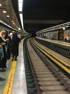 ایستگاه مترو راه‌آهن