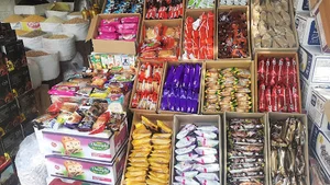 خرمای تکنفرا اعیان و حلوای تکنفره اعیان