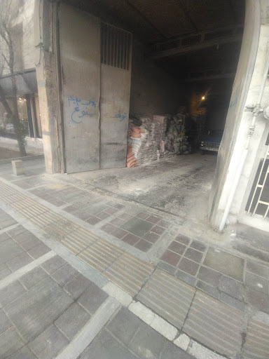 فروشگاه رنگ و ابزار مفتح