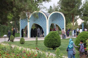 آرامگاه کمال‌الملک