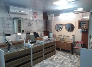 بینائی سنجی و گالری عینک نوآوران 4