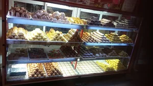 کیک وکلوچه وشیرینی سپیدبرفی