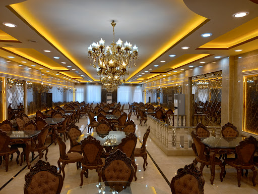 رستوران عالیجناب