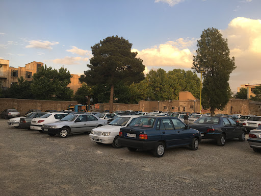 پاركينگ عمومی