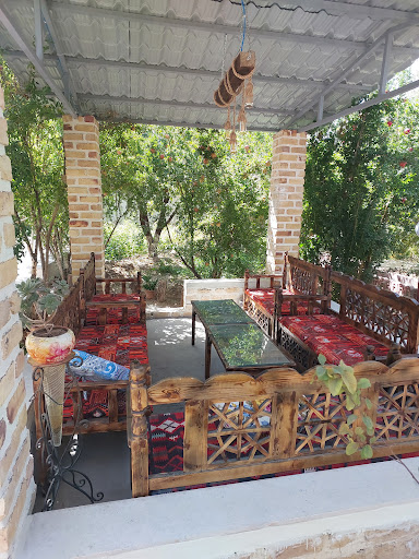 کافه رستوران باغ ایرونی