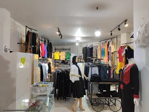 فروشگاه بزرگ پوشاک جودی ابوت