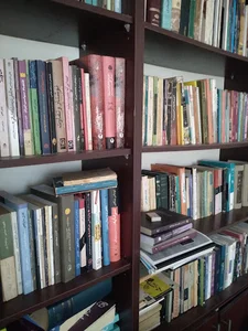 کتابفروشی ماه