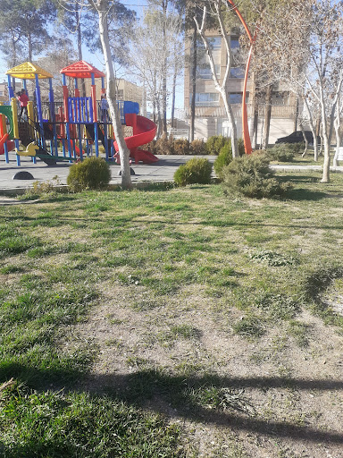 زمین بازی کودکان