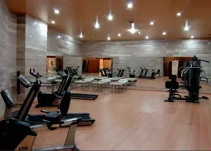 استخر هتل شهریار 3