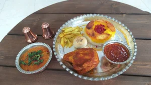 کافه رستوران آتاخان
