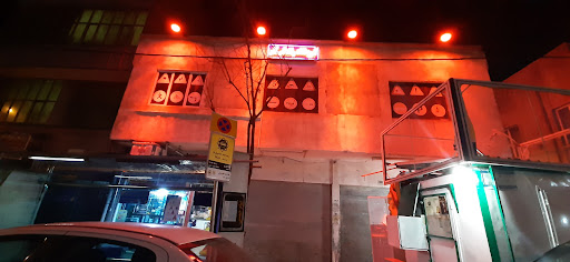 آموزشگاه رانندگي آذر