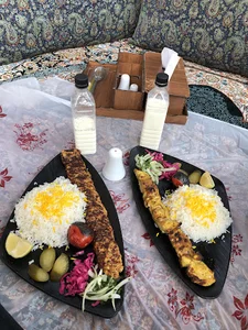 رستوران گلخونه