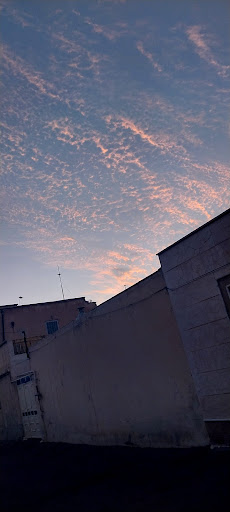 تهیه غذای سنتی نون و نمک