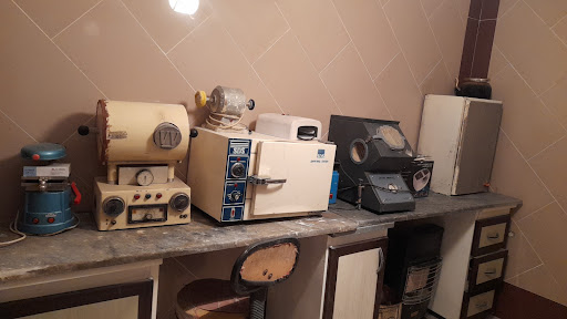 لابراتوار میقانی