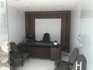 مشاور املاک لاله
