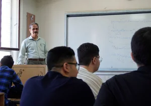 دبیرستان شاهد شهید مهدی حکمت 4