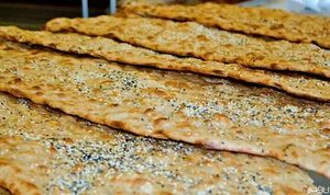 نانوایی سنگکی سنتی مرادی