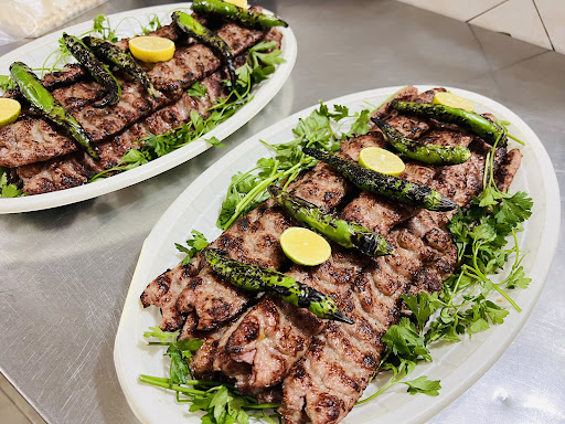تهیه و توزیع غذای سوری