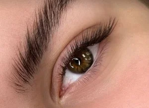 خدمات تخصصی اکستنشن مژه فرح