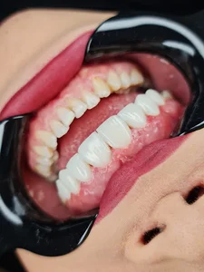 Dental Center دکتر علیرضا احتشامی
