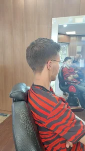 آرایشگاه مردانه مهدی دلفانی 4