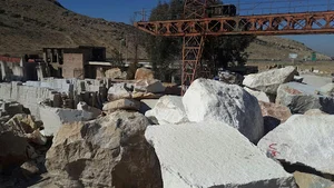 کارخانه سنگبری پنج تن - سنگ گندمک و سنگ مرودشت
