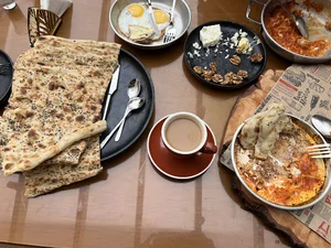کافه رستوران آوا