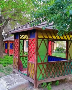 باغچه رستوران آسمونی ها