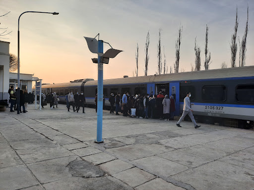 ایستگاه راه آهن‌ هشتگرد