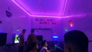 Black light game club & cafeگیم نت بلک لایت